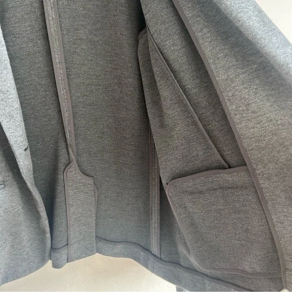 Banana Republic Grey Soft Knit Unstructured Blazer - Size 12 - Picture 5 of 6